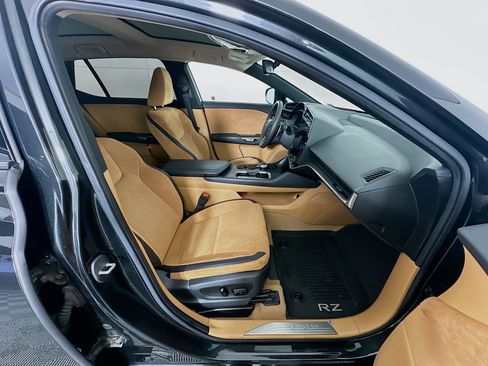 Used 2023 Lexus RZ 450e Premium w/ Accessory Package (2T) image 31