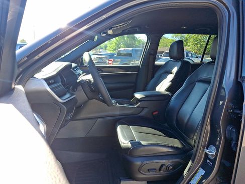 Used 2025 Jeep Grand Cherokee L Limited w/ MOPAR Finishing Package AWD/4WD image 15