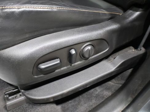 Used 2019 Chevrolet Traverse LT image 10