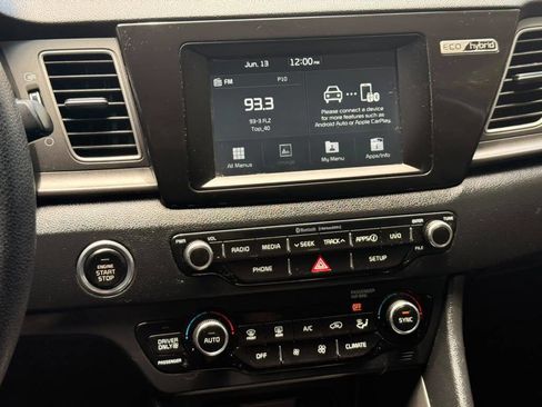 Used 2019 Kia Niro LX FWD image 17