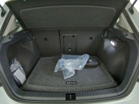 New 2025 Volkswagen Taos SEL image 34