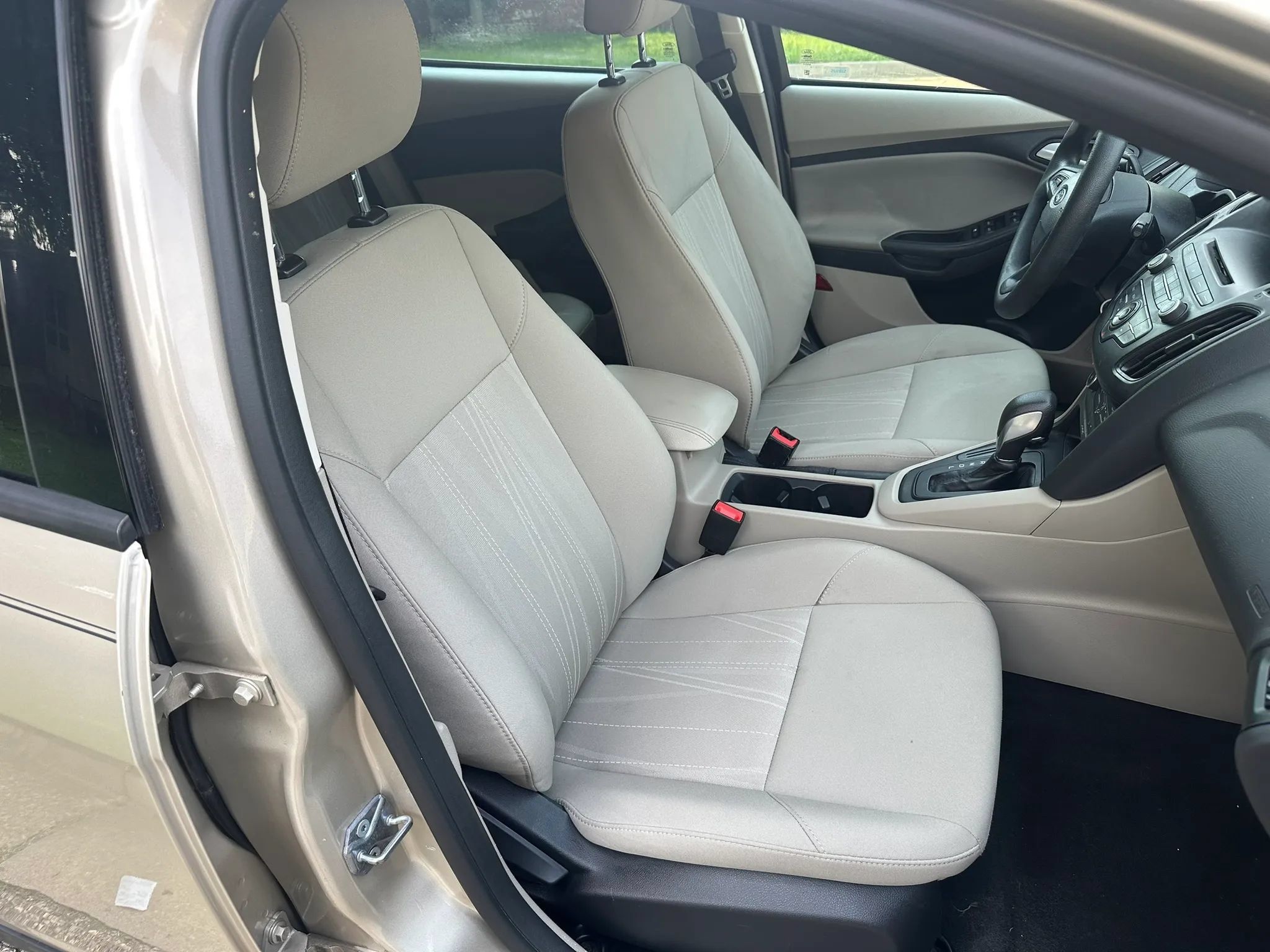 Used 2017 Ford Focus SE FWD image 13