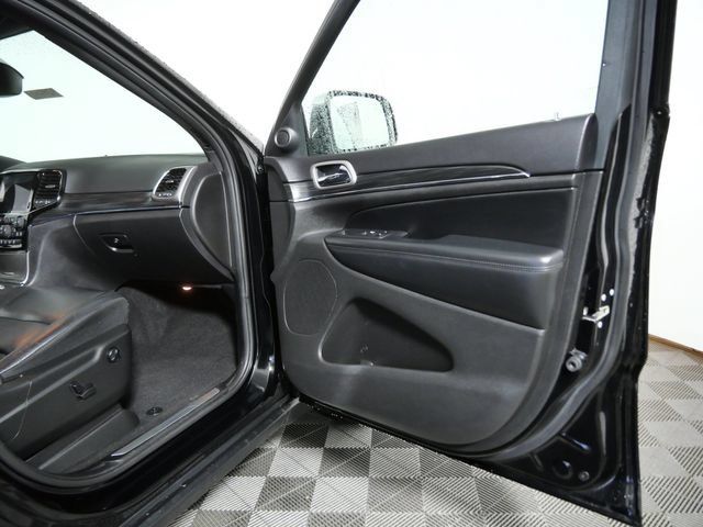 Used 2019 Jeep Grand Cherokee Limited AWD/4WD image 10