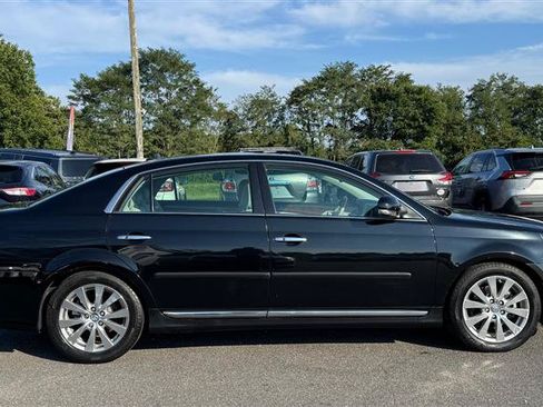 Used 2011 Toyota Avalon Limited FWD image 3