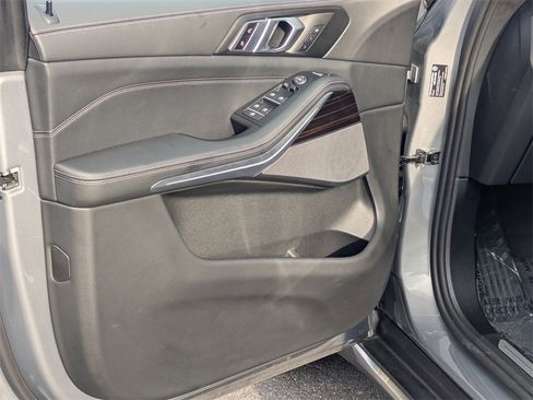 Used 2025 BMW X5 xDrive40i w/ Premium Package image 10