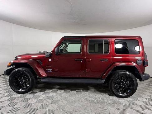 Used 2022 Jeep Wrangler Unlimited Sahara w/ Cold Weather Group AWD/4WD image 3