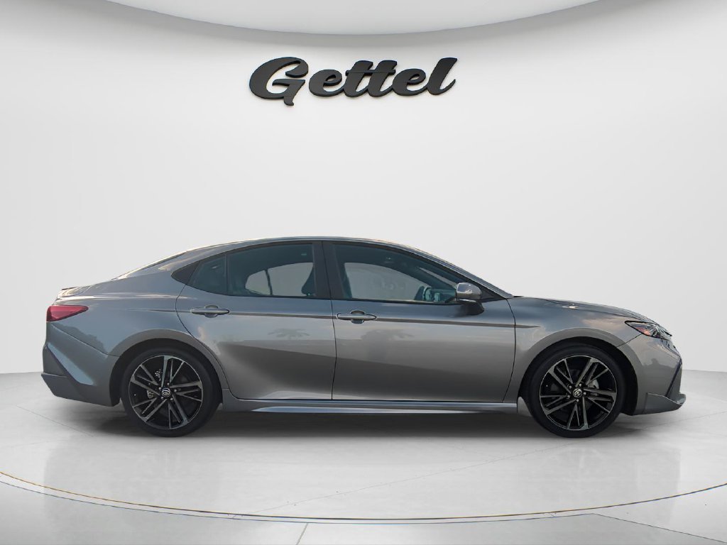 Used 2025 Toyota Camry XSE FWD image 4