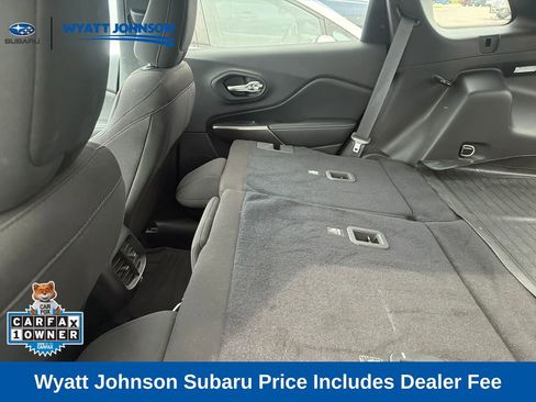 Used 2019 Jeep Cherokee Latitude w/ Popular Appearance Group FWD image 13