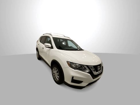 Used 2017 Nissan Rogue S w/ S Appearance Package image 2