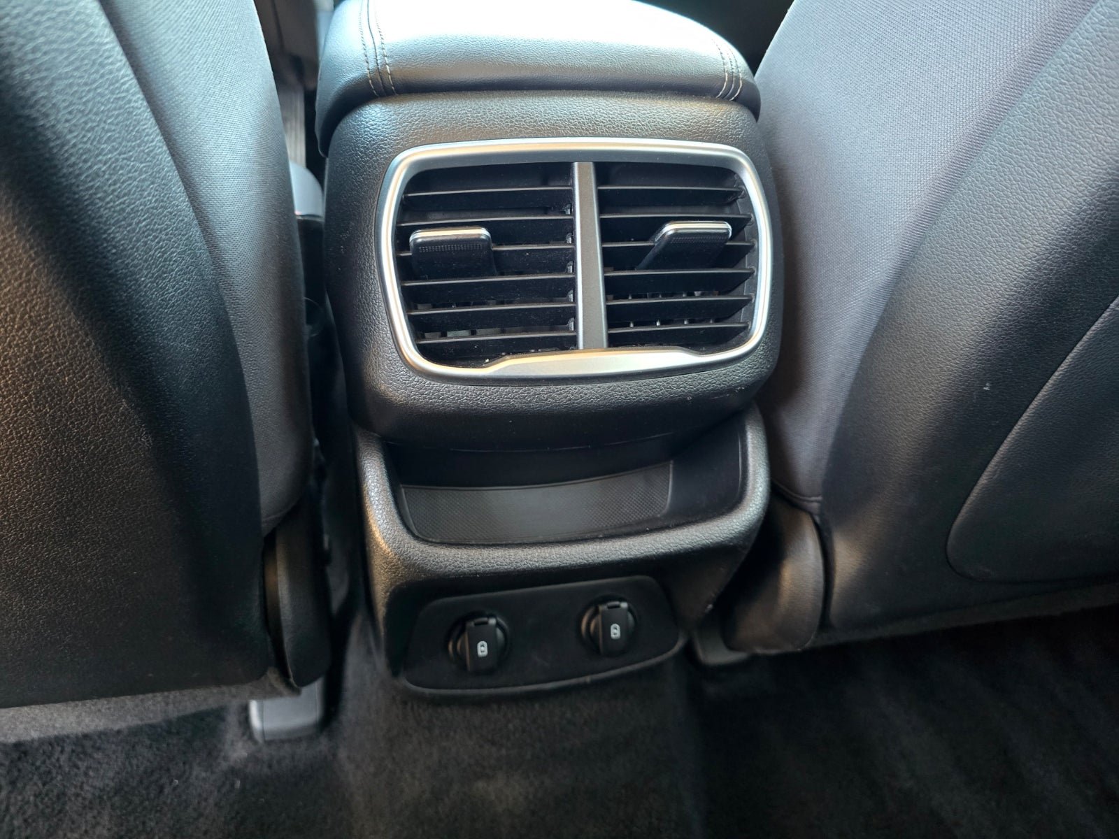 Used 2019 Hyundai Santa Fe SE AWD/4WD image 24