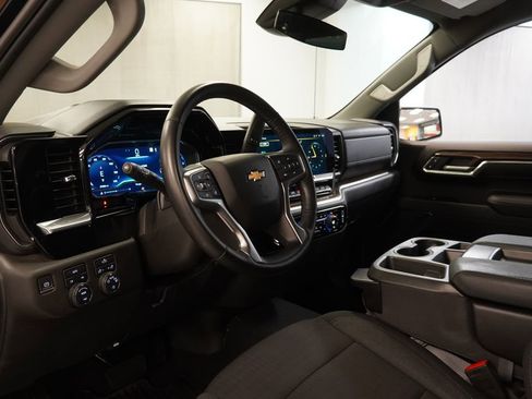 Used 2023 Chevrolet Silverado 1500 LT AWD/4WD image 5