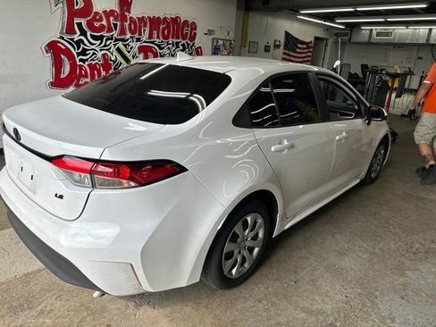 Used 2025 Toyota Corolla LE FWD image 17