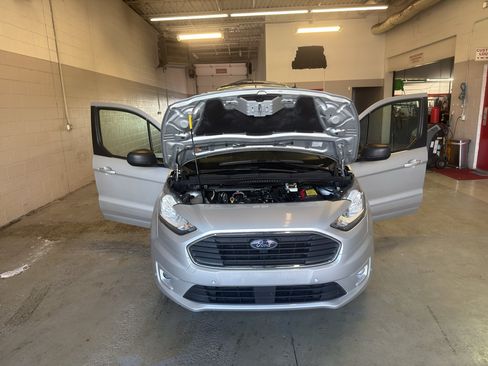 Used 2021 Ford Transit Connect XLT FWD image 10