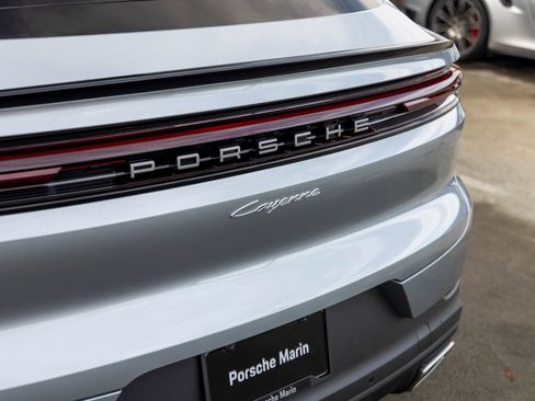 New 2026 Porsche Cayenne Coupe image 19