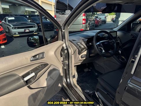 Used 2022 Ford Transit Connect XLT FWD image 18