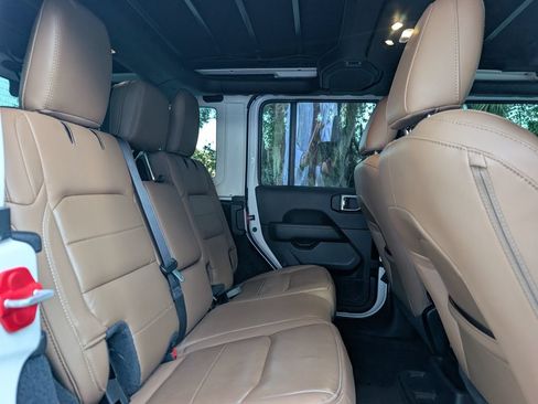 Used 2021 Jeep Wrangler Unlimited Sahara AWD/4WD image 22