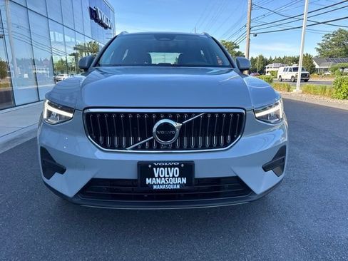 Used 2025 Volvo XC40 B5 Core AWD/4WD image 7