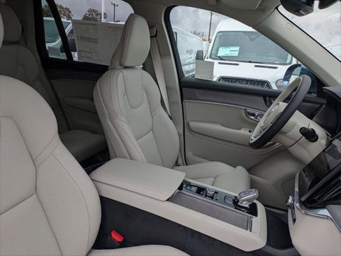 New 2026 Volvo XC90 T8 Ultra w/ Protection Package Premier image 14