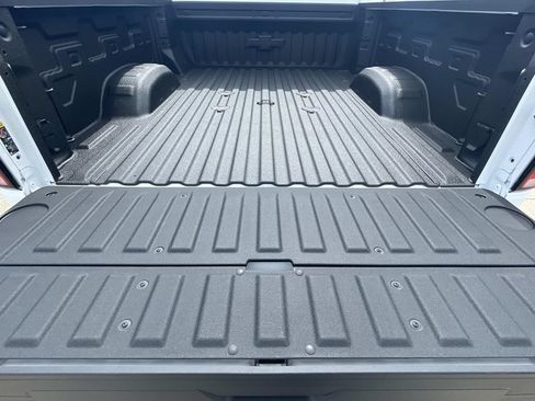 New 2026 Chevrolet Silverado 2500 ZR2 AWD/4WD image 10