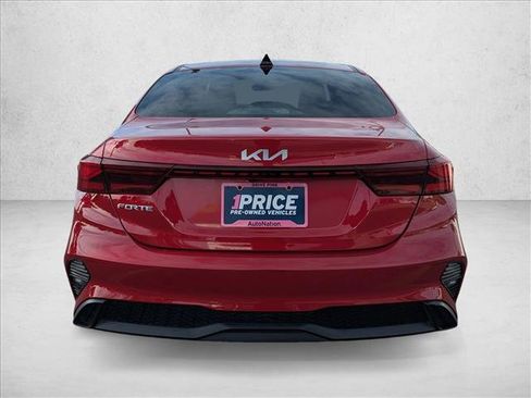 Used 2024 Kia Forte LXS w/ LXS Technology Package FWD image 7