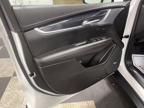 Used 2023 Cadillac XT5 Premium Luxury w/ Technology Package image 10