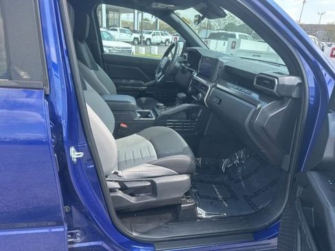 Used 2025 Toyota Tacoma TRD Off-Road AWD/4WD image 31
