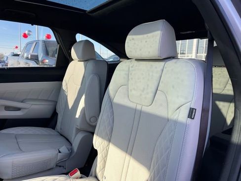 Certified 2025 Kia Sorento SX Prestige image 38