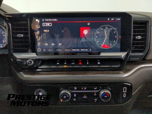 Used 2023 GMC Sierra 1500 SLE w/ Enhanced Capability Package AWD/4WD image 19