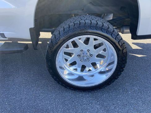 Used 2020 Chevrolet Silverado 1500 High Country w/ Technology Package image 30