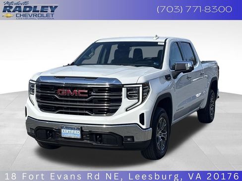 Used 2025 GMC Sierra 1500 SLT image 1