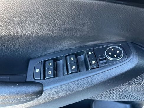 Used 2023 Kia Seltos EX image 16