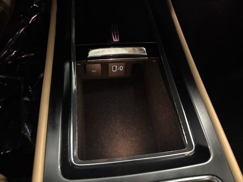 Used 2023 Lincoln Corsair Reserve image 44