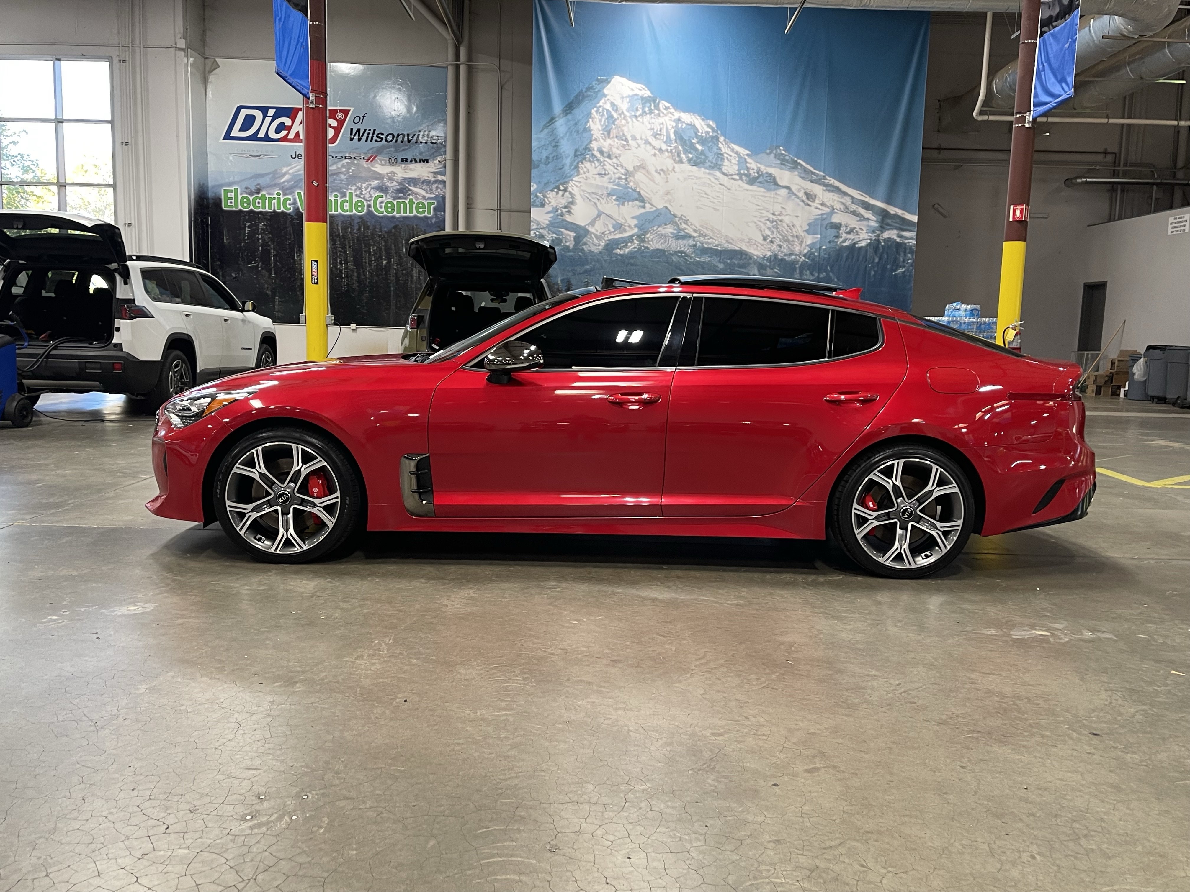 Used 2018 Kia Stinger GT2 AWD/4WD image 2