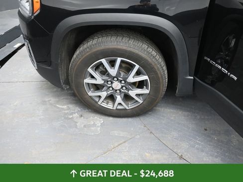 Used 2023 GMC Acadia SLT image 14