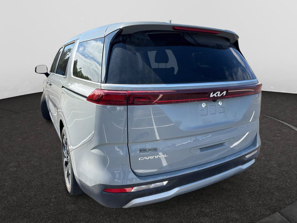 Used 2024 Kia Carnival EX FWD image 7