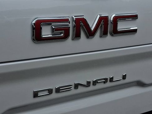 Used 2023 GMC Sierra 1500 Denali w/ Denali Reserve Package AWD/4WD image 32