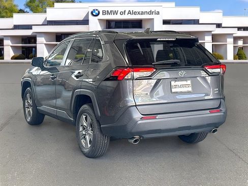 Used 2022 Toyota RAV4 XLE AWD/4WD image 7