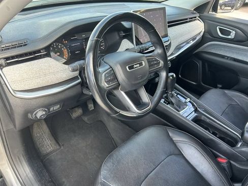 Used 2022 Jeep Compass Latitude AWD/4WD image 19