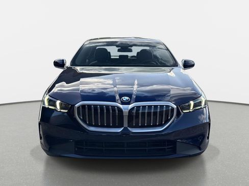 Used 2026 BMW 530i xDrive AWD/4WD image 8