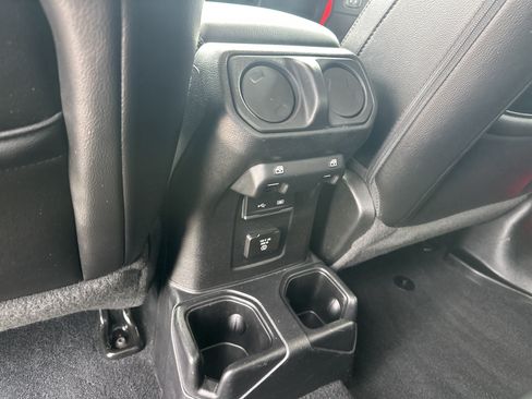 Used 2020 Jeep Gladiator Overland AWD/4WD image 28
