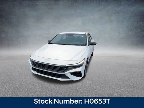 New 2025 Hyundai Elantra SEL image 6