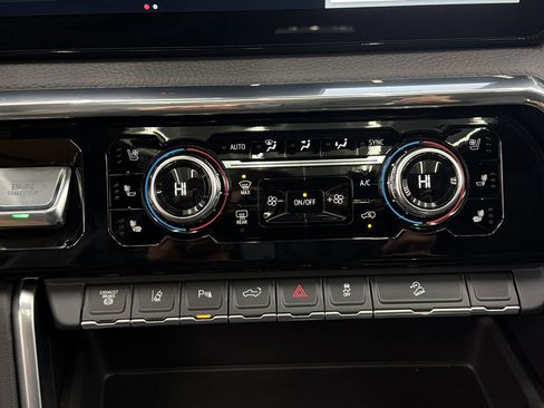 Used 2026 GMC Sierra 3500 Denali w/ Technology Package image 20