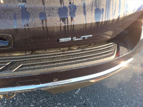 Used 2022 GMC Yukon SLT w/ SLT Premium Package image 5