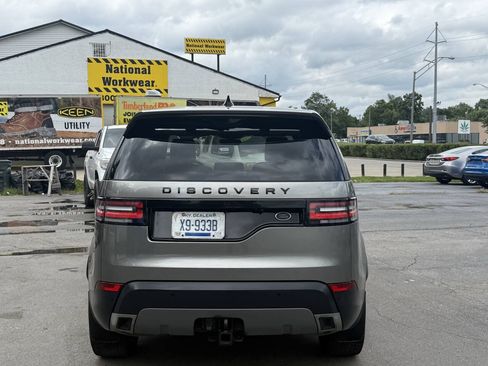 Used 2017 Land Rover Discovery First Edition AWD/4WD image 4