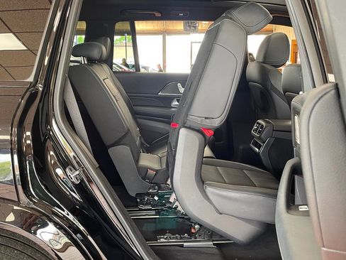 Used 2023 Mercedes-Benz GLS 580 4MATIC image 33