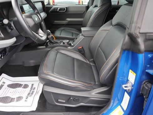 Used 2023 Ford Bronco Badlands image 9