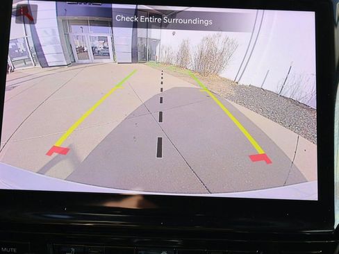 Used 2023 Jeep Grand Cherokee Limited image 27