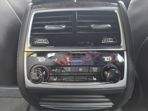 Used 2019 BMW 750i xDrive w/ Executive Package image 49