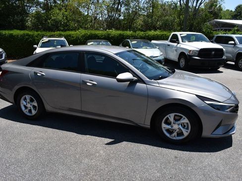Used 2023 Hyundai Elantra SE FWD image 34