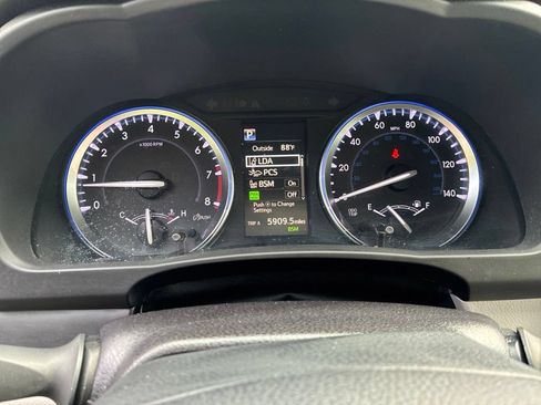 Used 2018 Toyota Highlander XLE AWD/4WD image 17